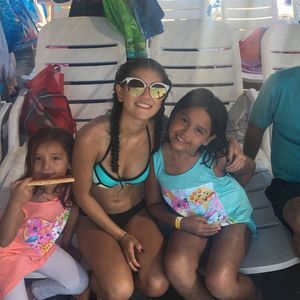 Meet your Posher, Adriana